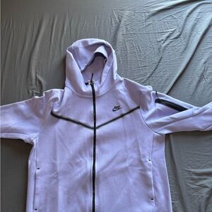 Light purple nike tech fit